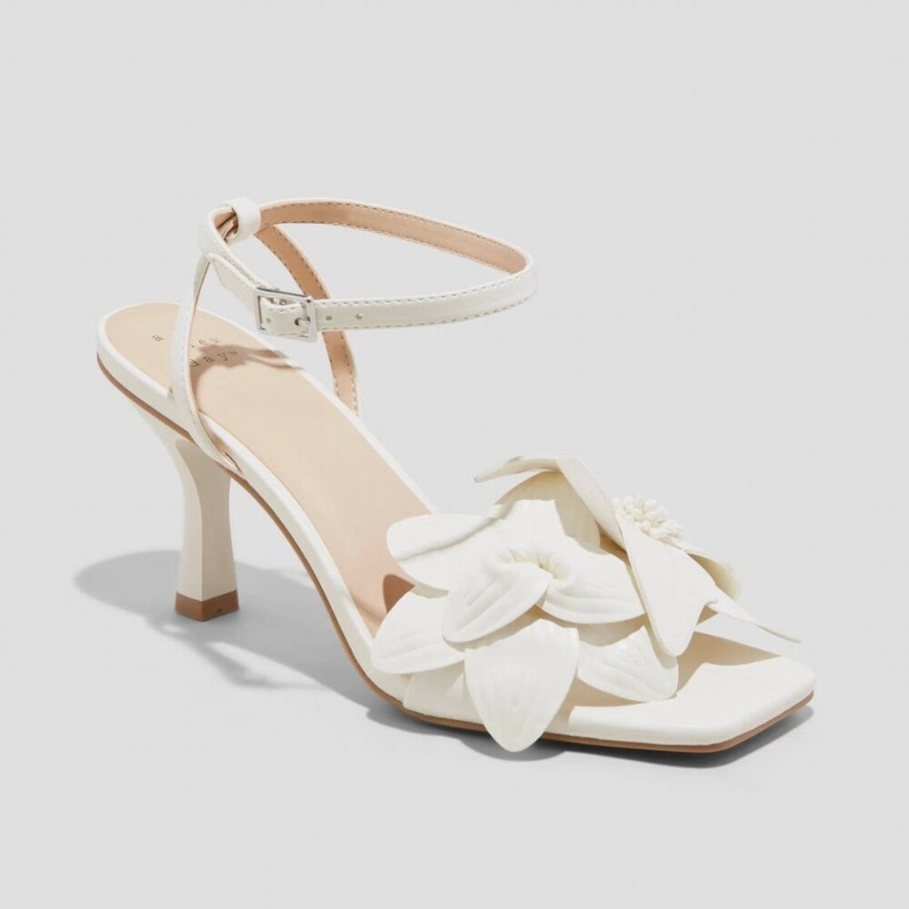 A New Day Cream Floral Sandals - NWOT